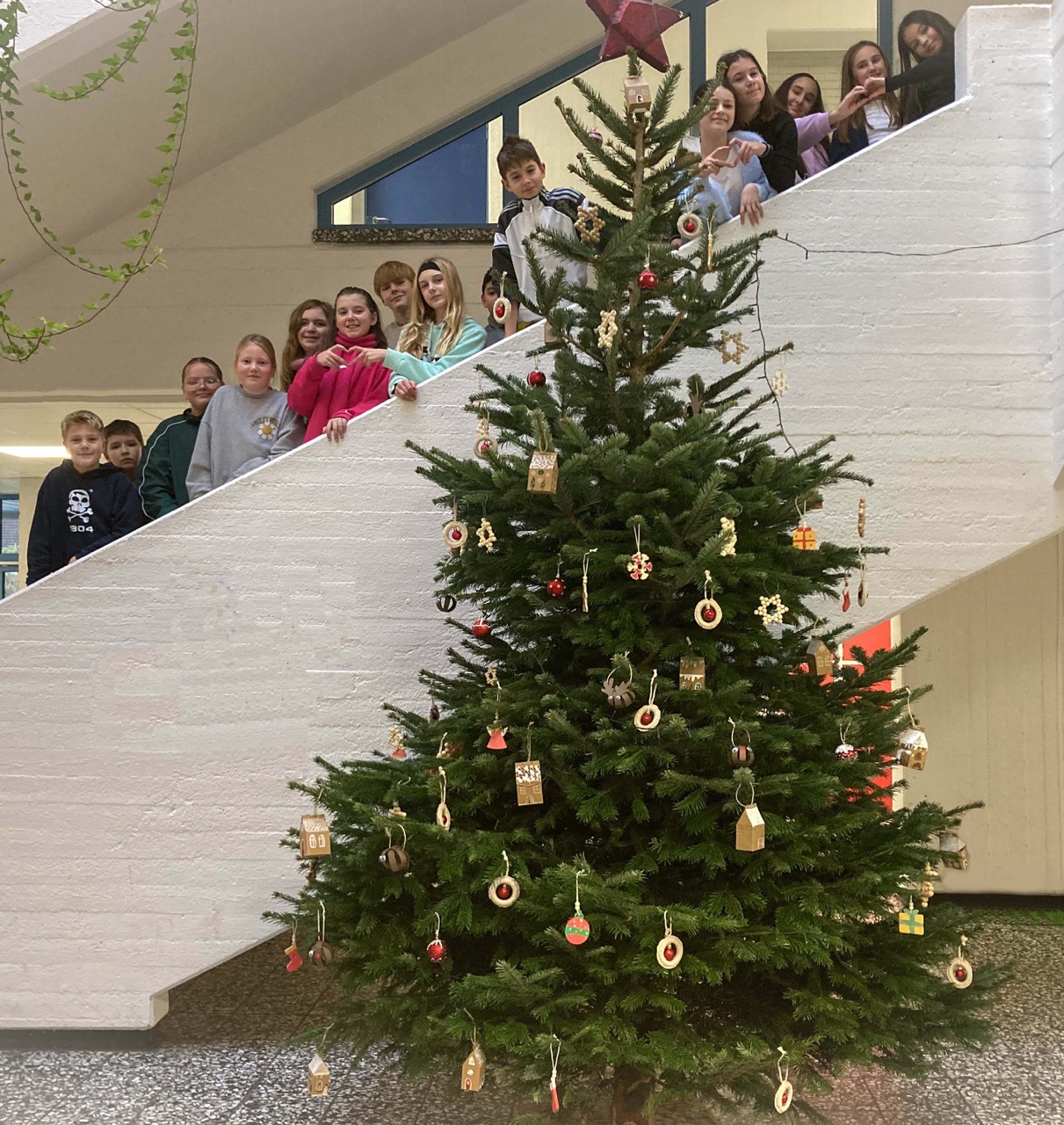 25.12. Schultannenbaum5